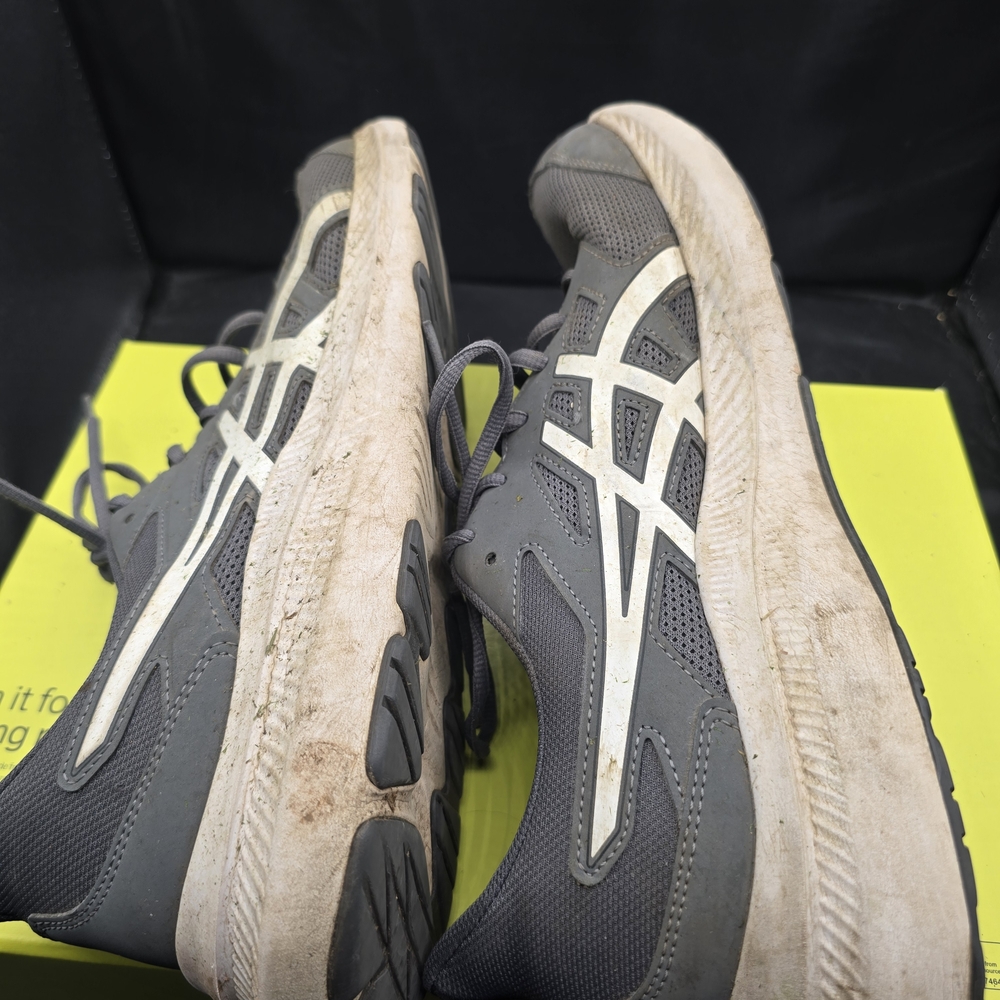 ASICS Men's Gray and White Athletic Shoes
